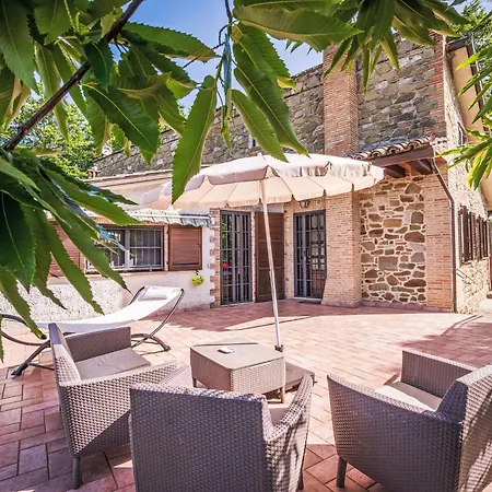 I Tre Castagni By Interhome * Greppoleschieto