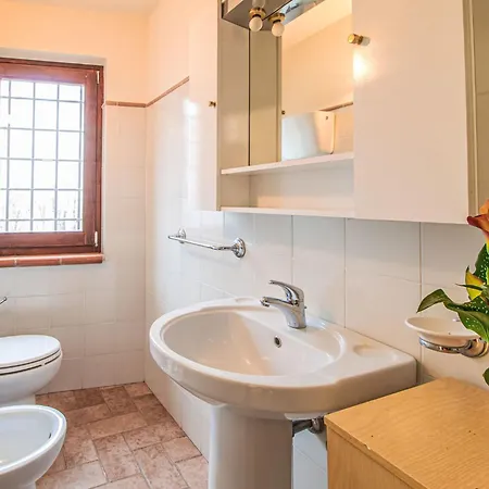 I Tre Castagni By Interhome * Greppoleschieto